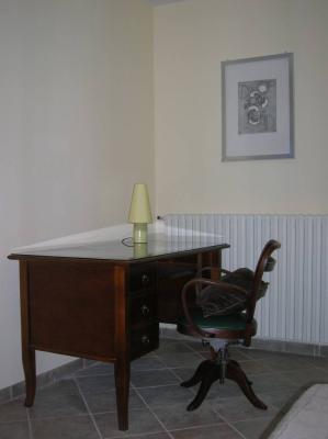 4323356PHOTO